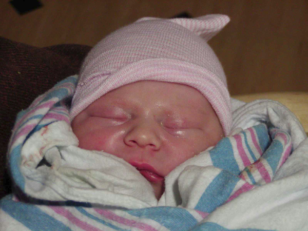 ++Kaitlyn ECU halfhour old-1